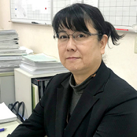 高井由美子