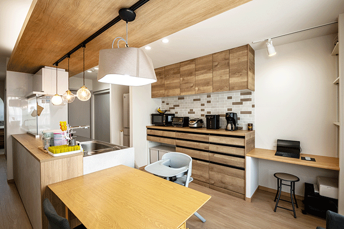 北海道マイホームセンター旭川北彩都会場／土屋ホーム旭川モデルハウス：ダイニングキッチン