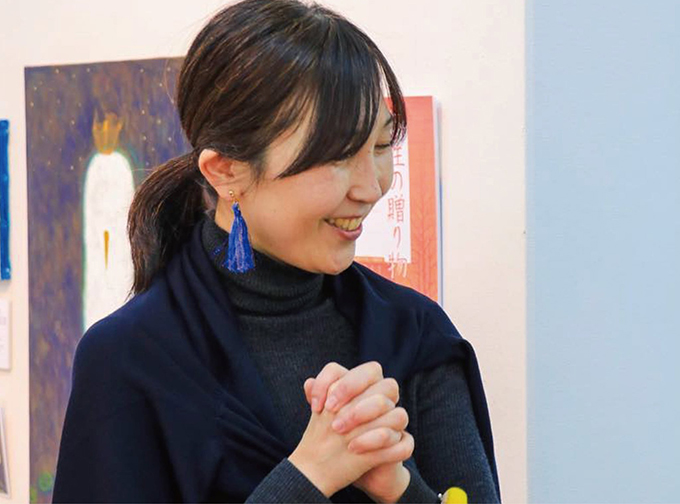 髙橋利絵 氏(感性のアクリル画教室代表、画家)