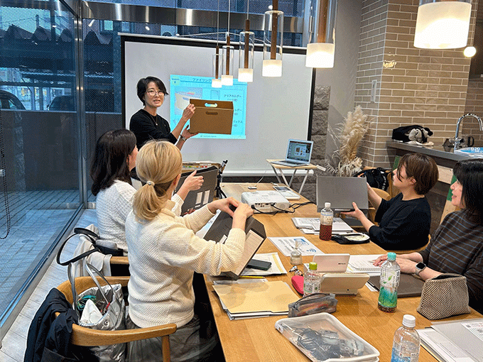 ③暮らしの書類を整えるセミナーの様子