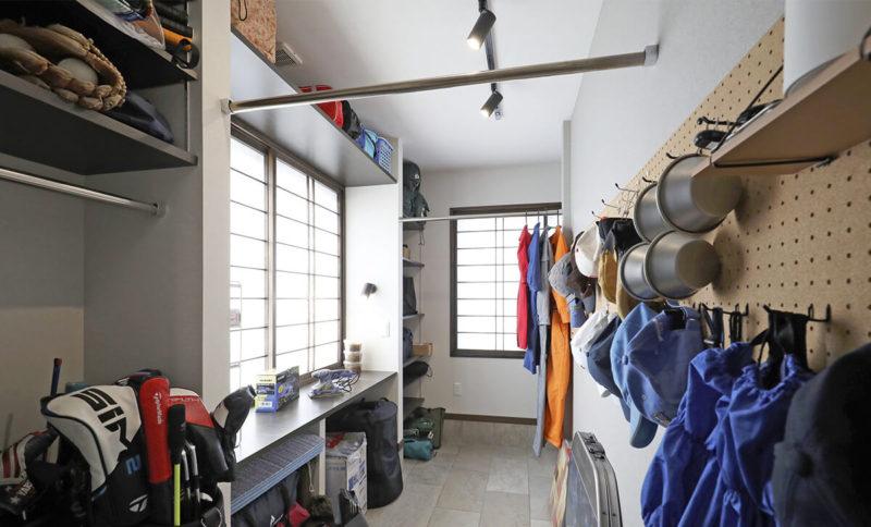 もしもの時も安心「Gear Box」回遊可能な土間収納のある玄関リフォーム