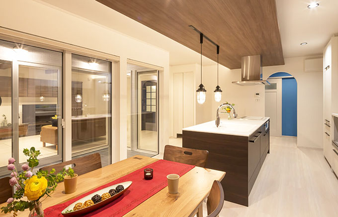 ②愛犬のサンルームがどこからでも見れる配置