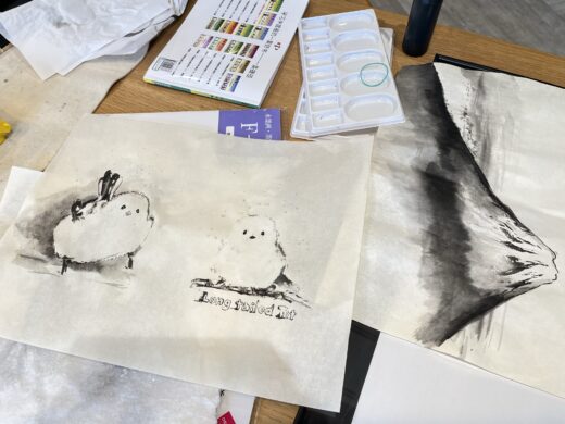 とても可愛らしいシマエナガの絵が完成しました。