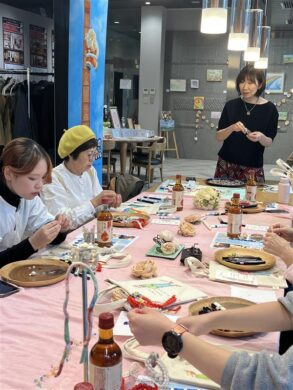 yookooさんのアドバイスを聞きながらの作業中の様子です。