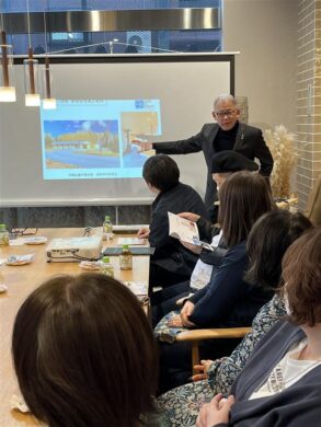 【ほたて漆喰を化学する】セミナー中の様子です。