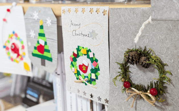 クラフト体験コーナー見本。オリジナルのタペストリー。