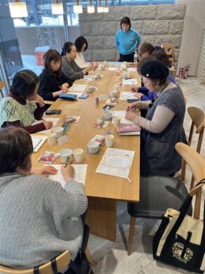 「予祝」の作業中の様子です。