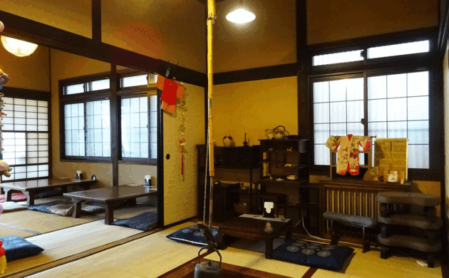 【施工レポート】函館・茶房菊泉｜大正建築を未来へつなぐ伝統的建造物リフォーム事例当時の面影を今に伝える店内。歴史とともに息づく店内空間