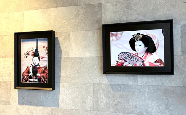 土屋ホームトピア仙台支店のフォトスペース/支店長の娘さんのお人形を撮影しました。