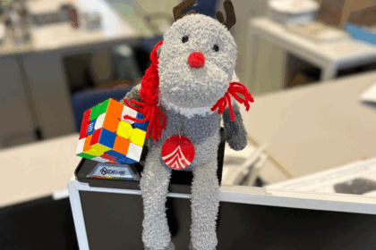 土屋ホームトピア仙台支店の癒し担当!手作りトナカイ「土屋ぽたくん」をご紹介|季節の着せ替えも人気!