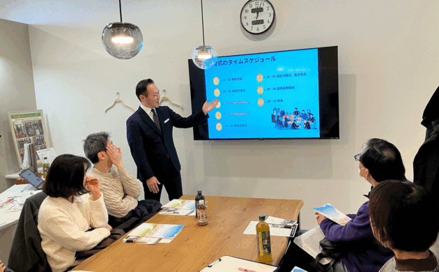 現役納棺師兼ディレクターの波多野 景士（はたの けいし）氏による終活セミナー講演の様子