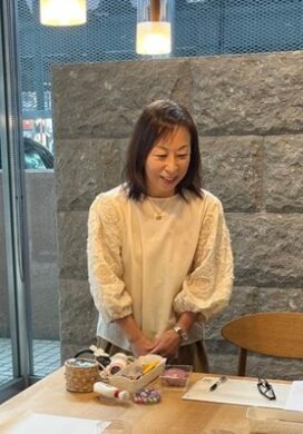 講師の斉藤真佐恵氏のお写真です。