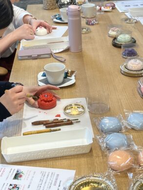 〈ソープカービング〉作業中の様子です。