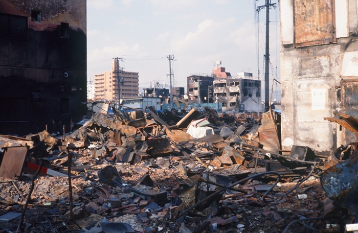 旧耐震のマンションが地震で倒壊するリスク|阪神淡路大震災の被災地